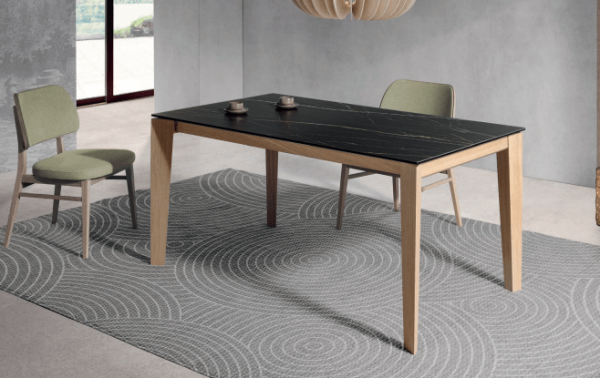 Mesa de comedor de cristal disponible en Mobles Álvarez Terrassa