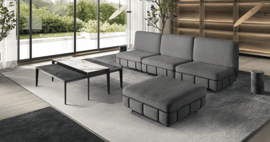 Vista completa de sofá de diseño junto con mesa baja - disponible en Mobles Álvarez en Terrasa